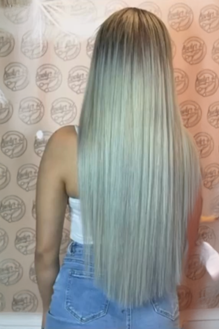 Vorher-Nachher-Vergleich einer Haarverdichtung bei einer Kundin mit feinem Haar.