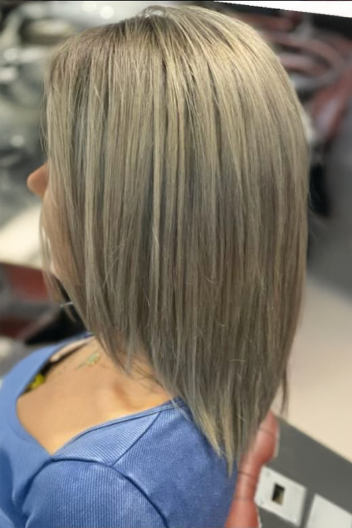 Perfekt eingearbeitete Haar-Extensions für einen natürlichen Look.
